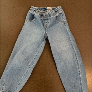 NWOT Old Navy Barrel Leg Light Blue Jeans